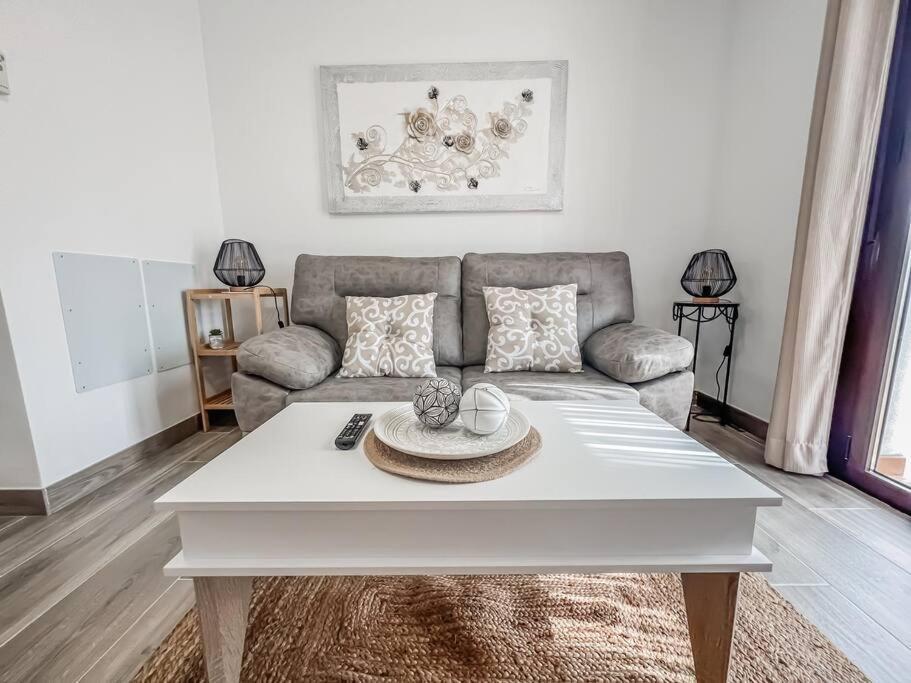 Modern 2 Bed Apartment With Pool In פריחיליאנה מראה חיצוני תמונה