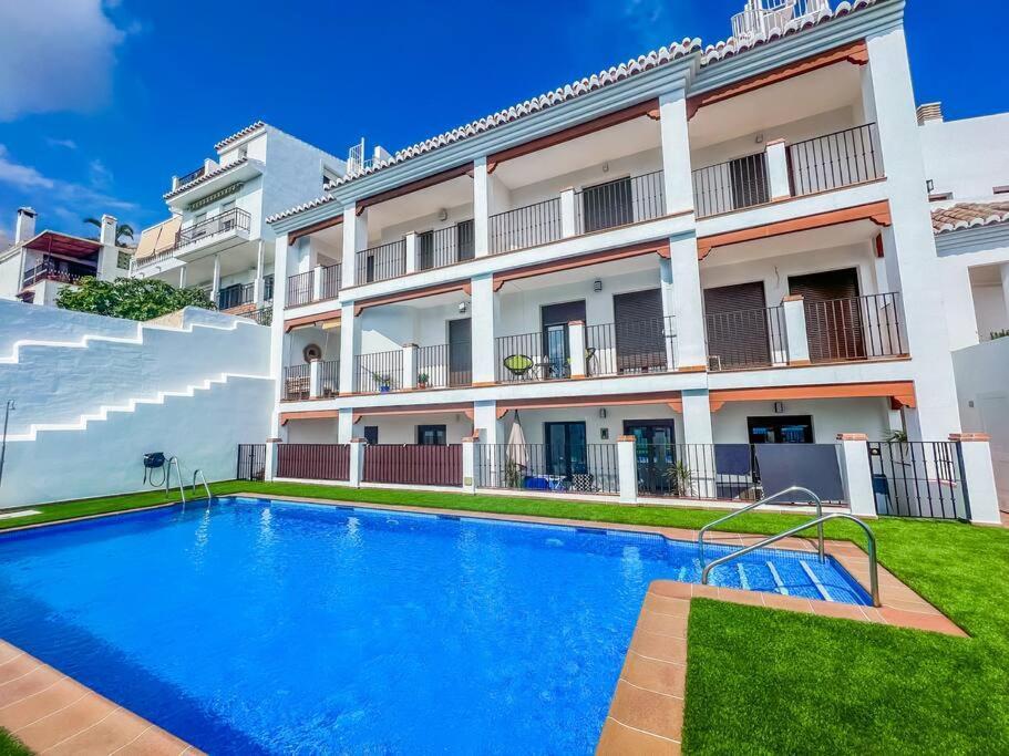 Modern 2 Bed Apartment With Pool In פריחיליאנה מראה חיצוני תמונה