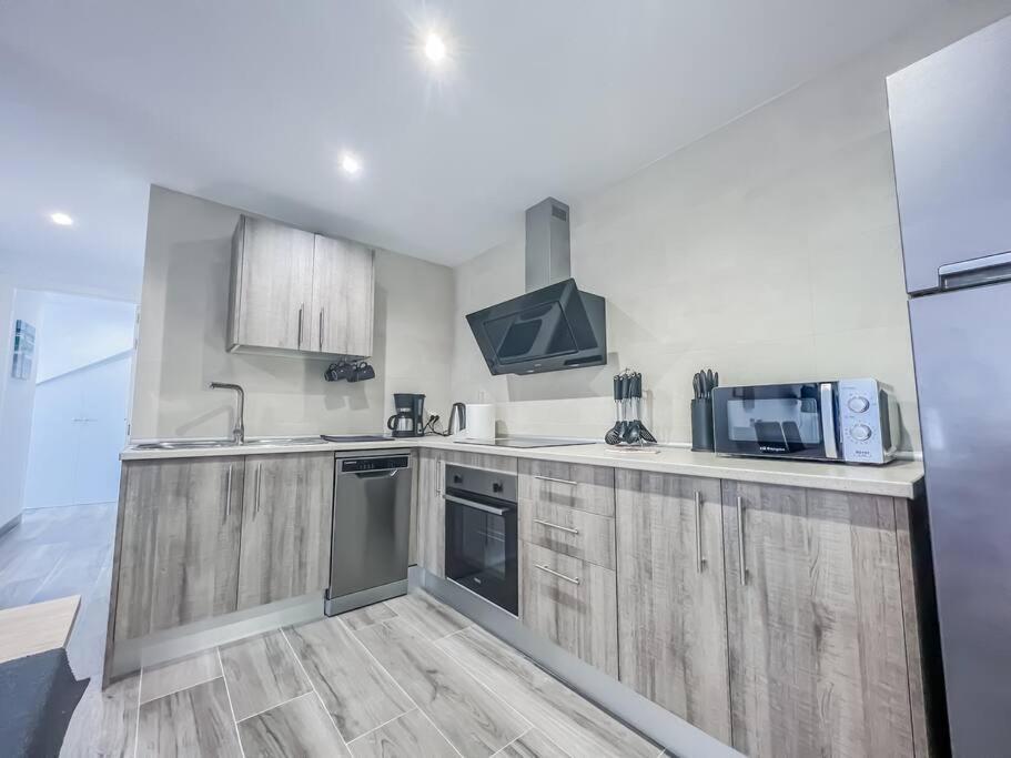 Modern 2 Bed Apartment With Pool In פריחיליאנה מראה חיצוני תמונה