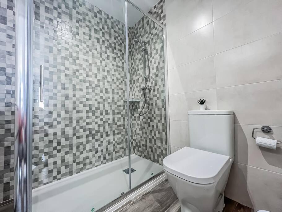 Modern 2 Bed Apartment With Pool In פריחיליאנה מראה חיצוני תמונה