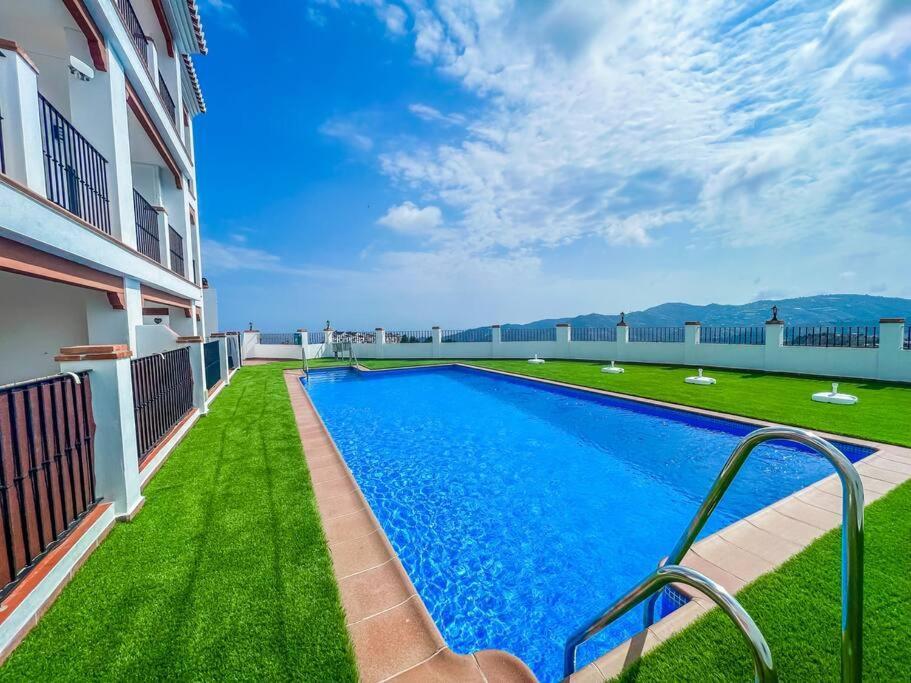 Modern 2 Bed Apartment With Pool In פריחיליאנה מראה חיצוני תמונה