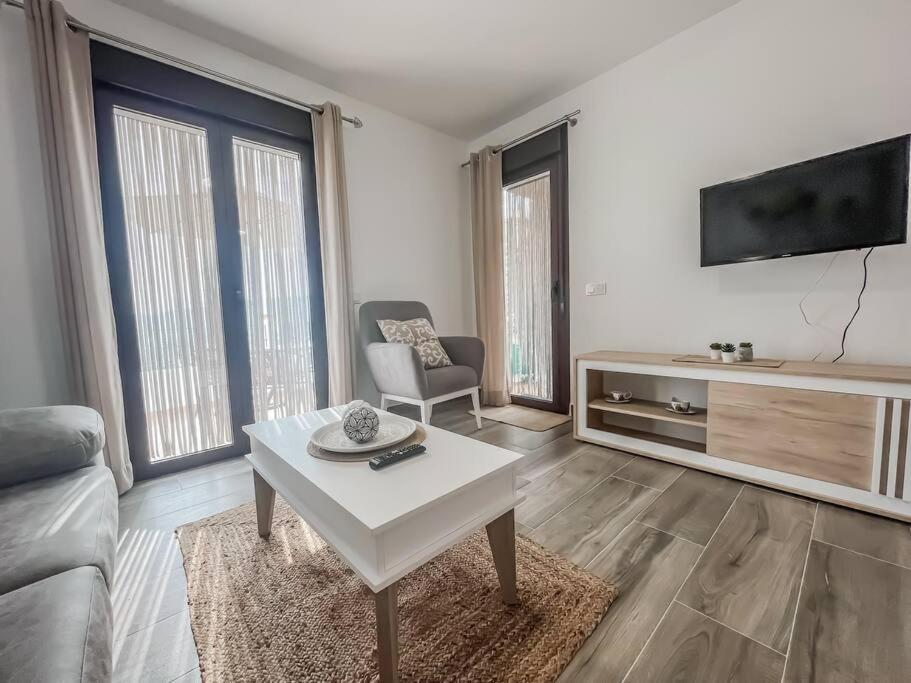 Modern 2 Bed Apartment With Pool In פריחיליאנה מראה חיצוני תמונה