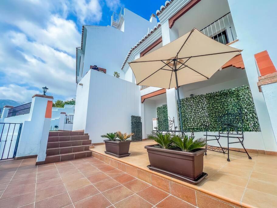 Modern 2 Bed Apartment With Pool In פריחיליאנה מראה חיצוני תמונה